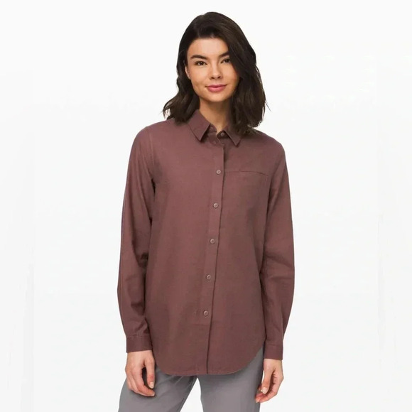 lululemon athletica Tops - Lululemon Full Day Ahead Shirt size 4